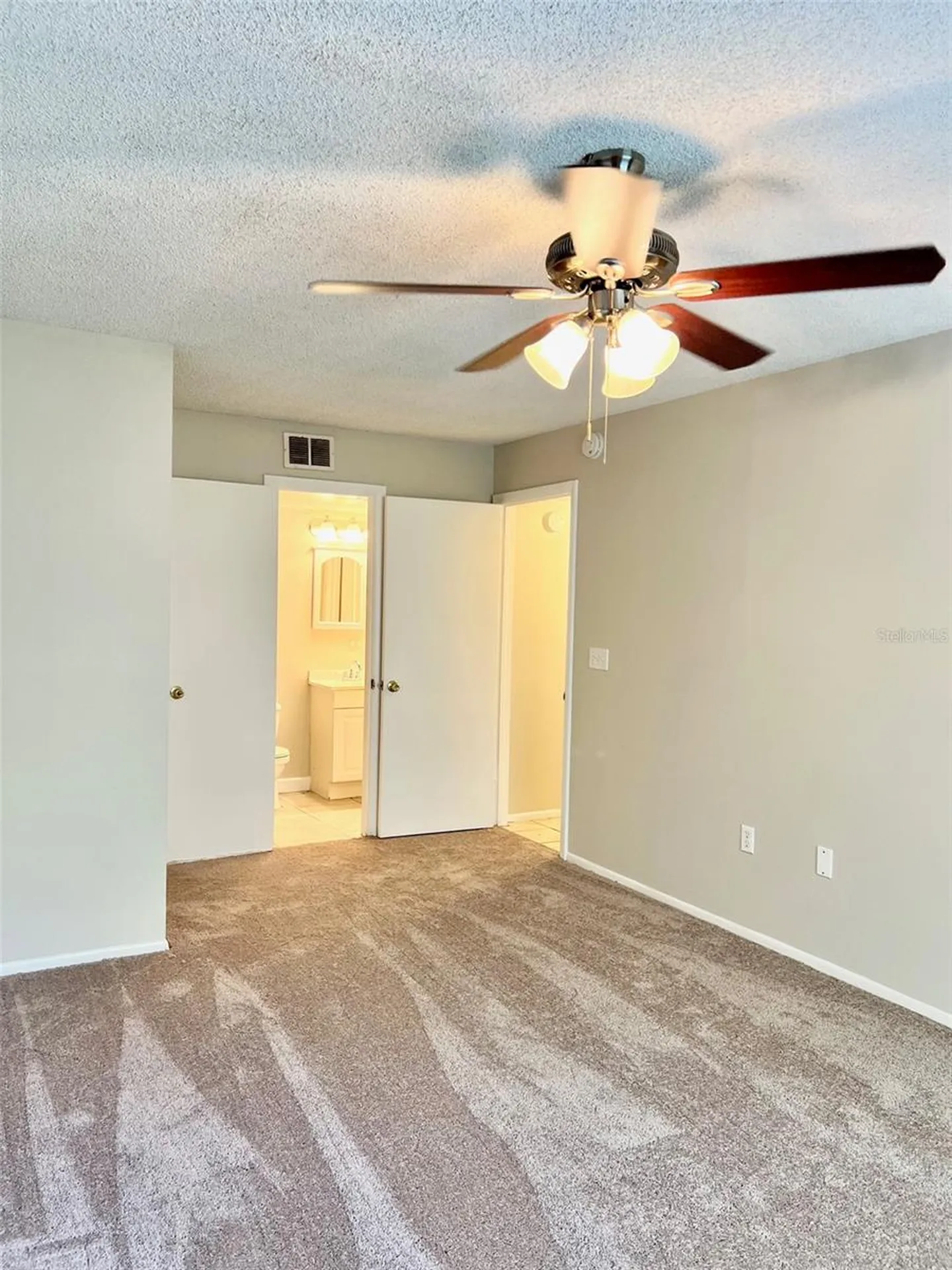6065 Village Circle Orlando FL 32822