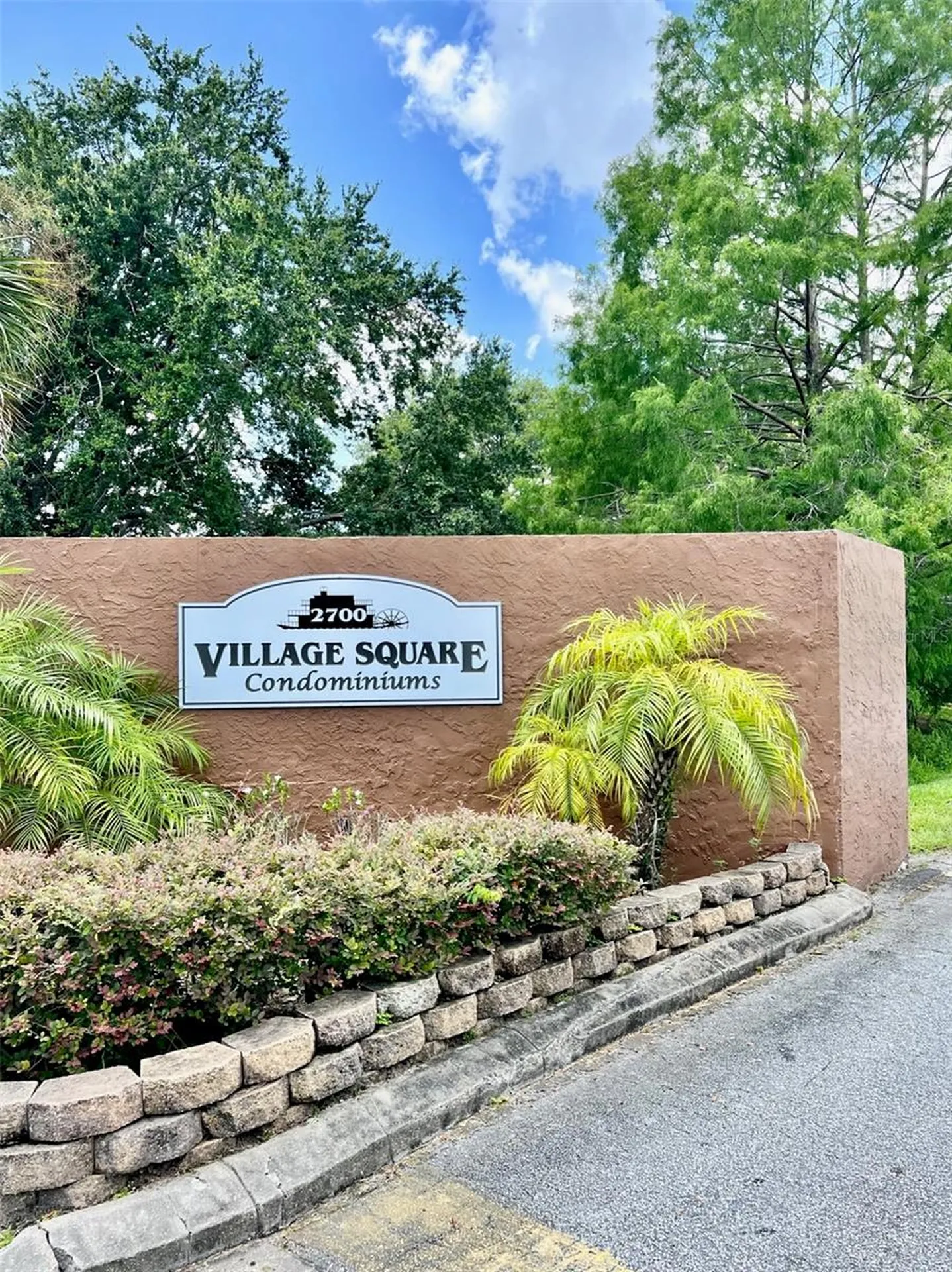 6065 Village Circle Orlando FL 32822