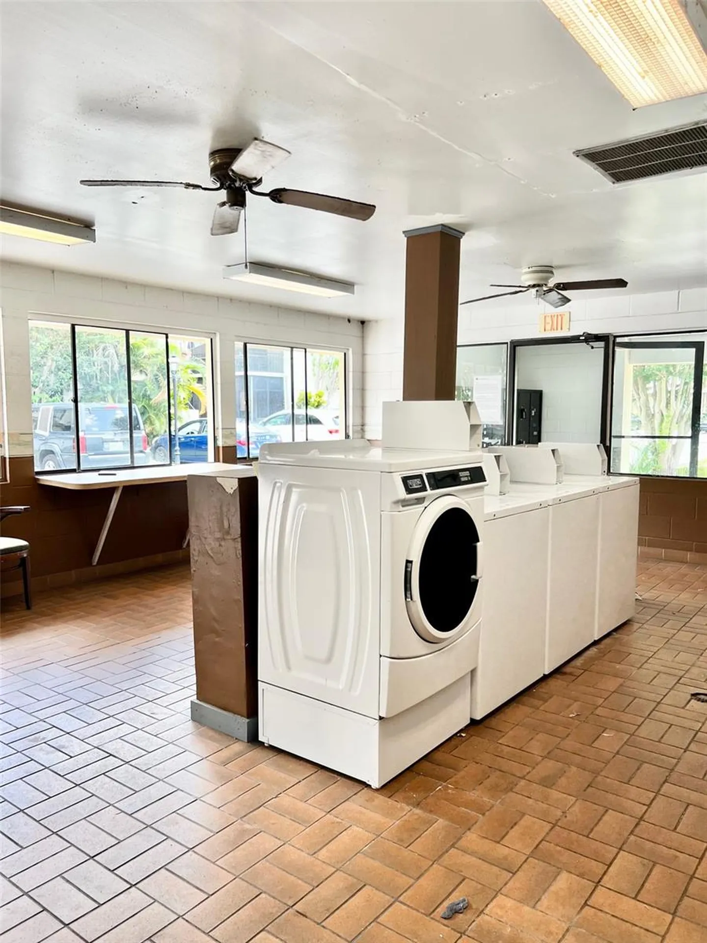 6065 Village Circle Orlando FL 32822