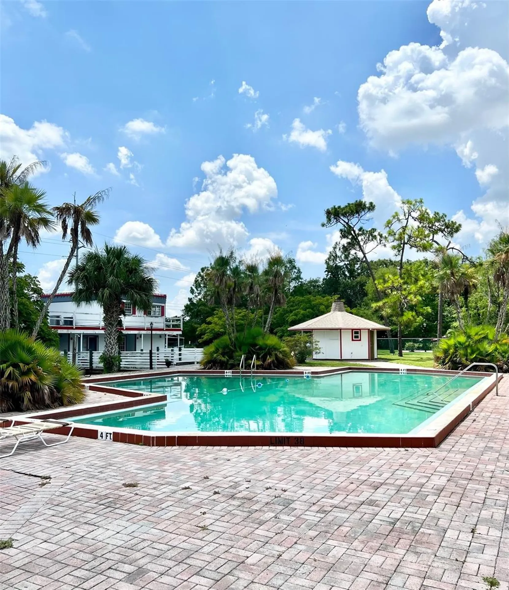 6065 Village Circle Orlando FL 32822