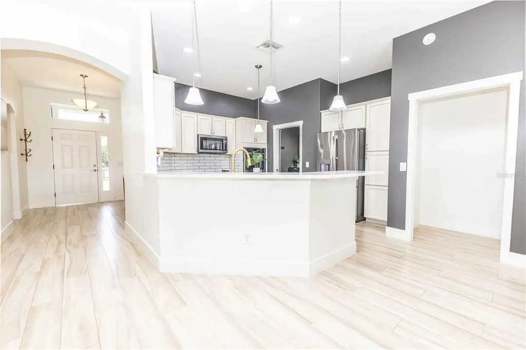 2057 E C 462 Wildwood FL 34785