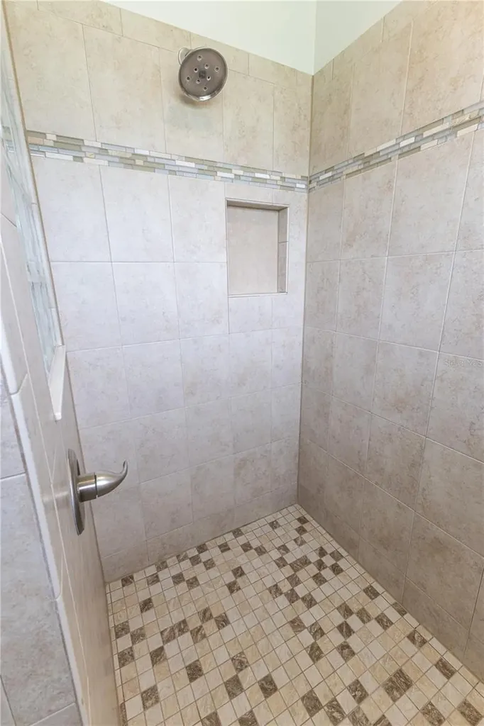 2057 E C 462 Wildwood FL 34785