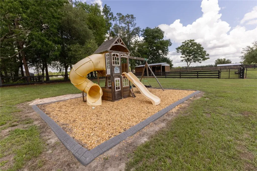 2057 E C 462 Wildwood FL 34785