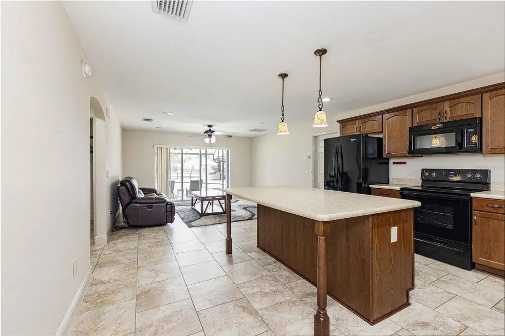 2057 E C 462 Wildwood FL 34785