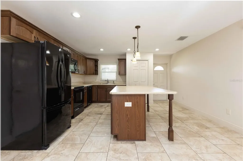 2057 E C 462 Wildwood FL 34785
