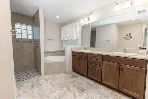 2057 E C 462 Wildwood FL 34785