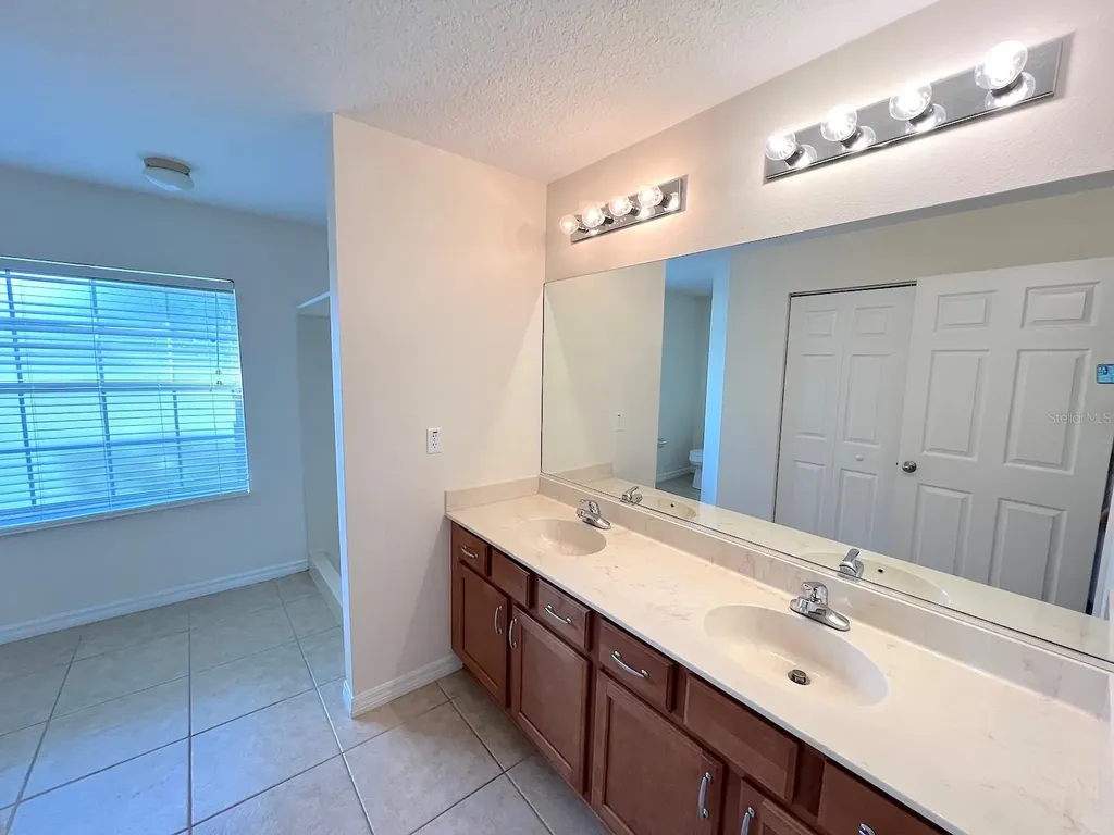 19 Pitt Lane Palm Coast FL 32164