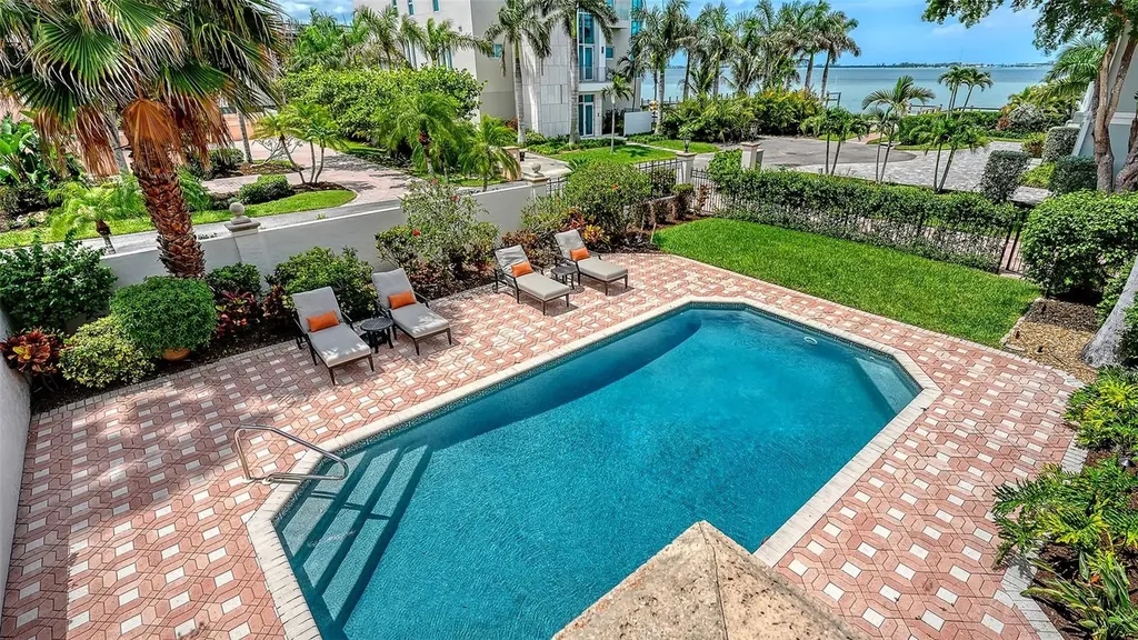 1023 Tocobaga Lane Sarasota FL 34236