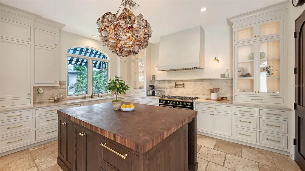 1023 Tocobaga Lane Sarasota FL 34236