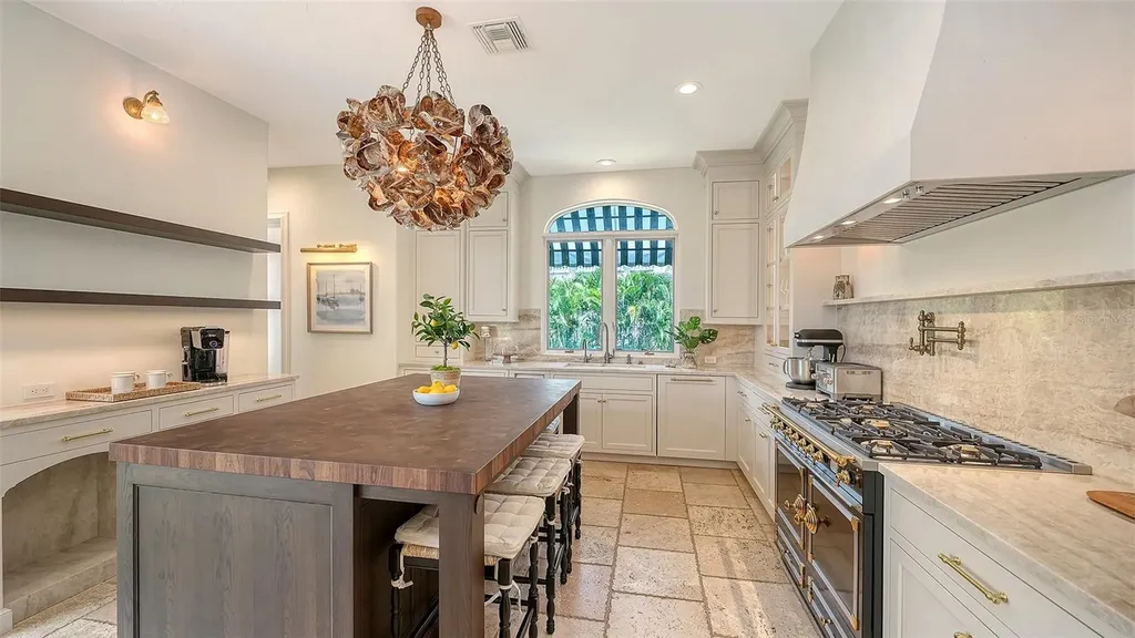 1023 Tocobaga Lane Sarasota FL 34236