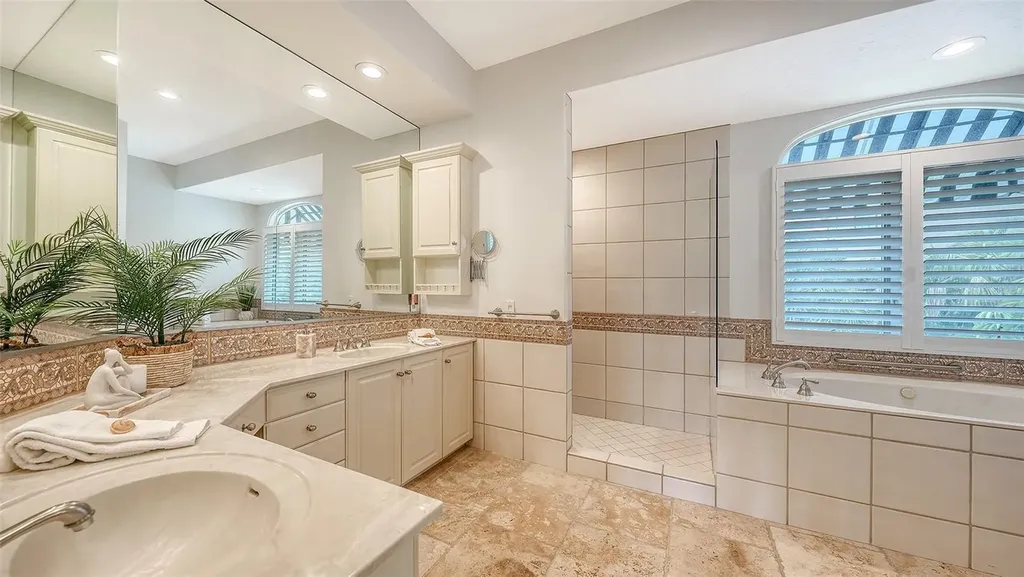 1023 Tocobaga Lane Sarasota FL 34236