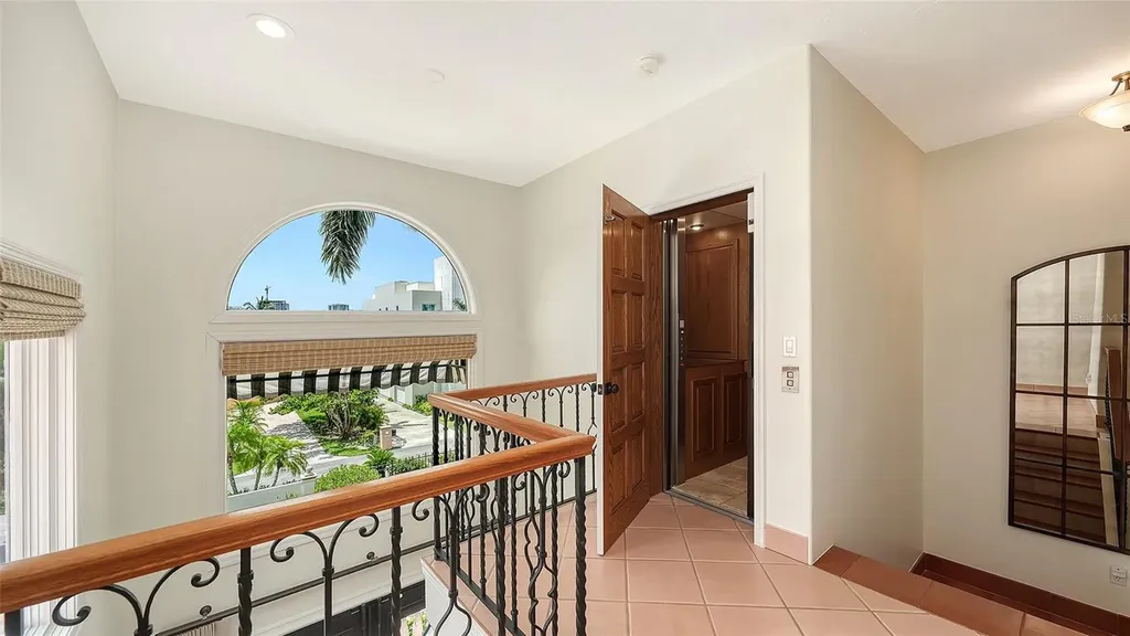 1023 Tocobaga Lane Sarasota FL 34236