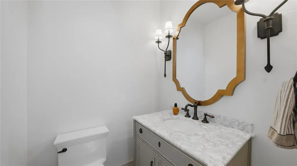 1023 Tocobaga Lane Sarasota FL 34236