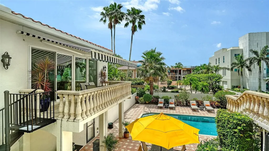 1023 Tocobaga Lane Sarasota FL 34236