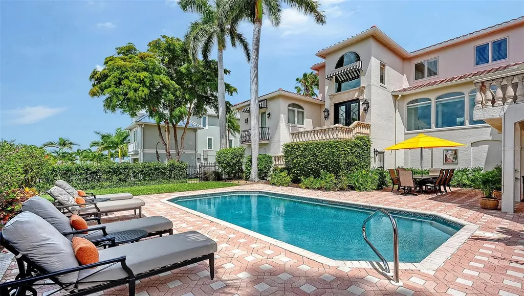 1023 Tocobaga Lane Sarasota FL 34236