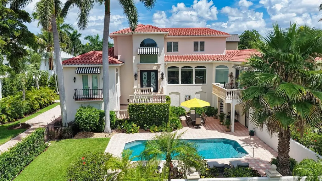 1023 Tocobaga Lane Sarasota FL 34236
