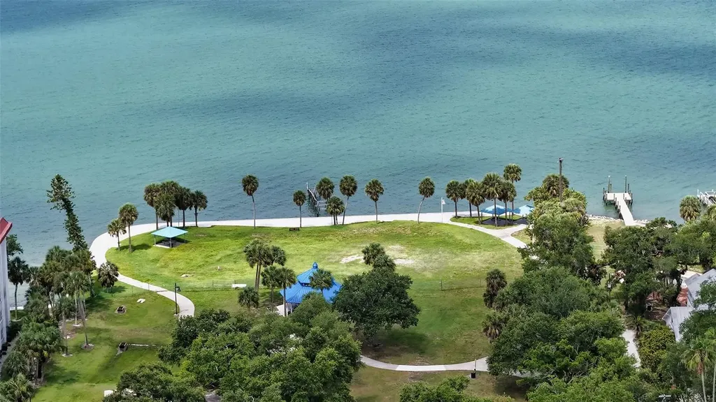 1023 Tocobaga Lane Sarasota FL 34236