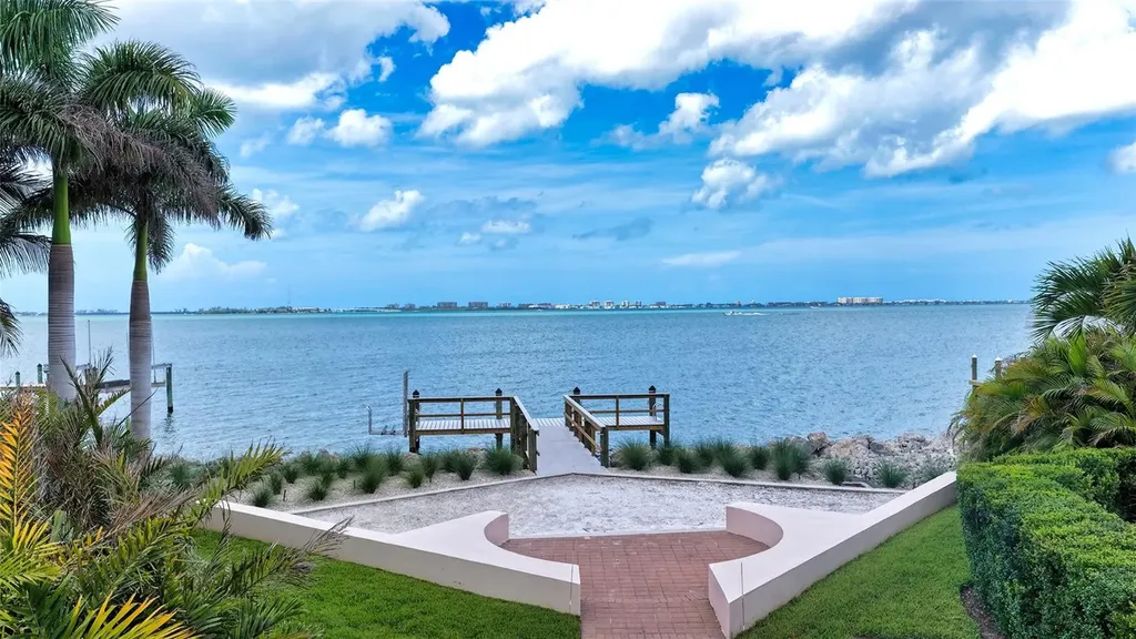 1023 Tocobaga Lane Sarasota FL 34236