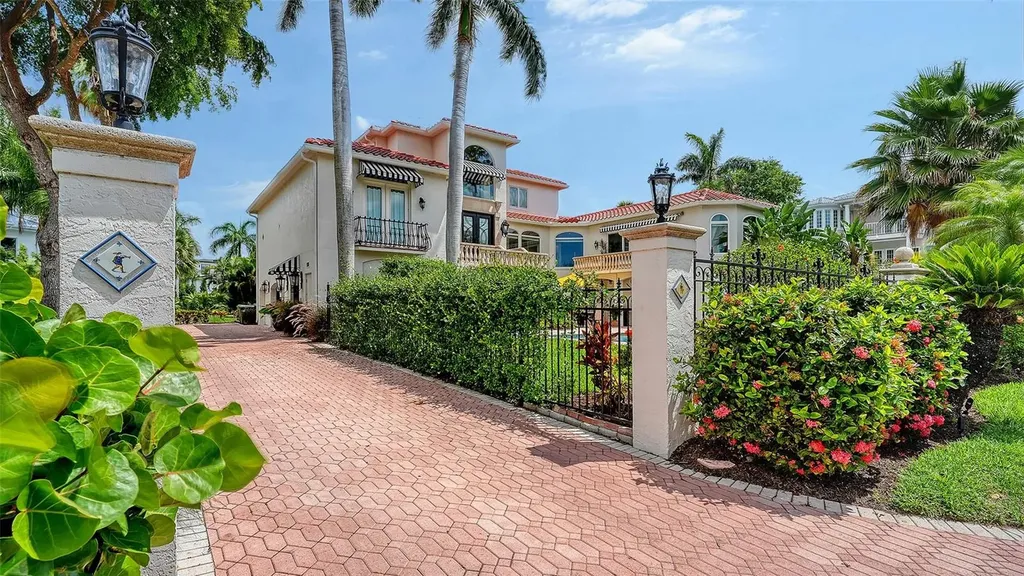 1023 Tocobaga Lane Sarasota FL 34236