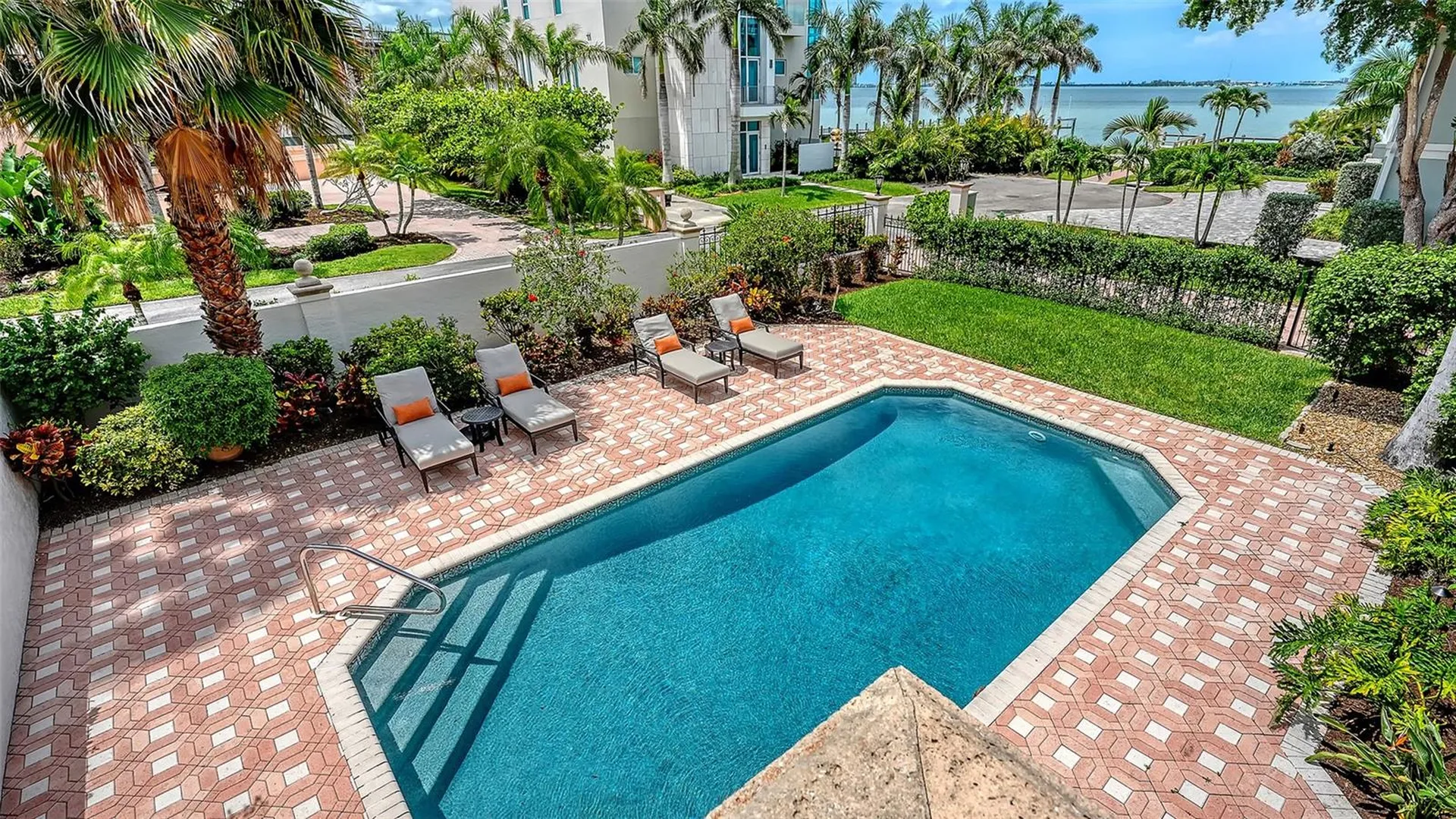 1023 Tocobaga Lane Sarasota FL 34236