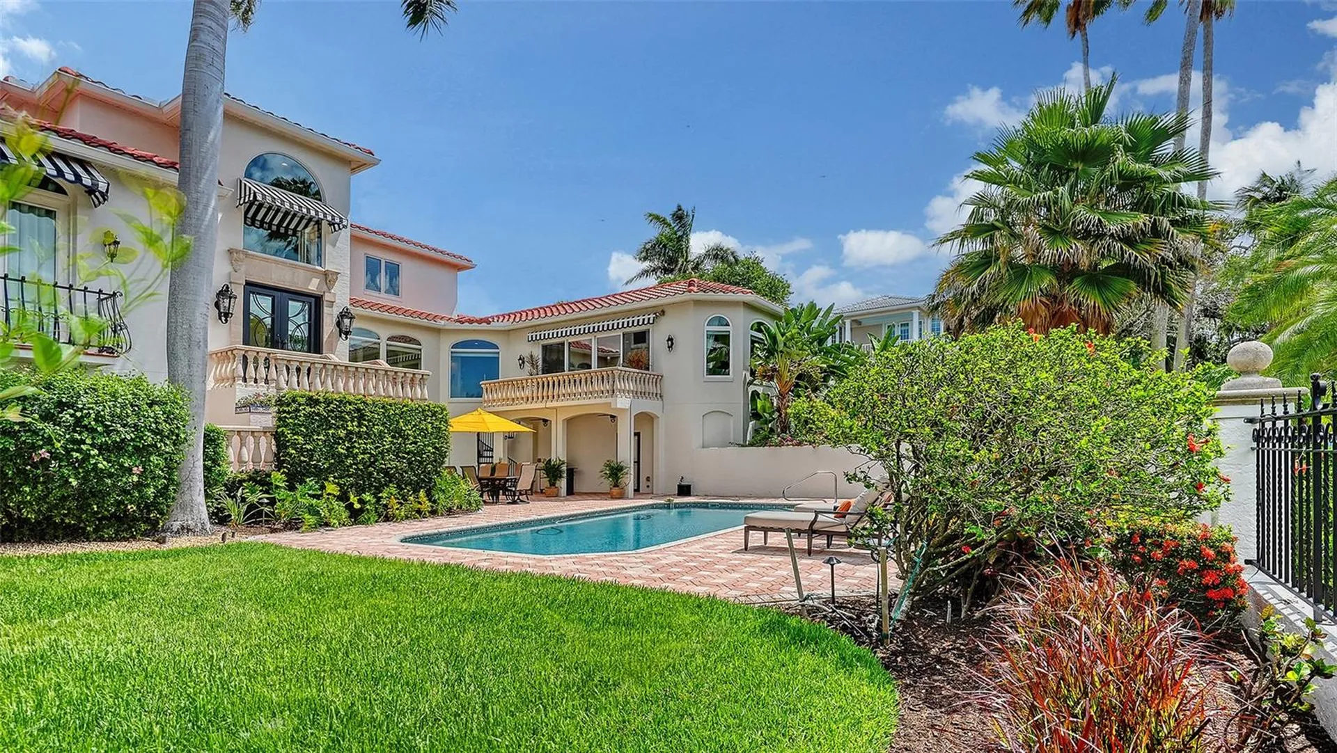 1023 Tocobaga Lane Sarasota FL 34236