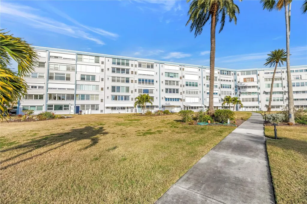 1868 Shore Drive S South Pasadena FL 33707