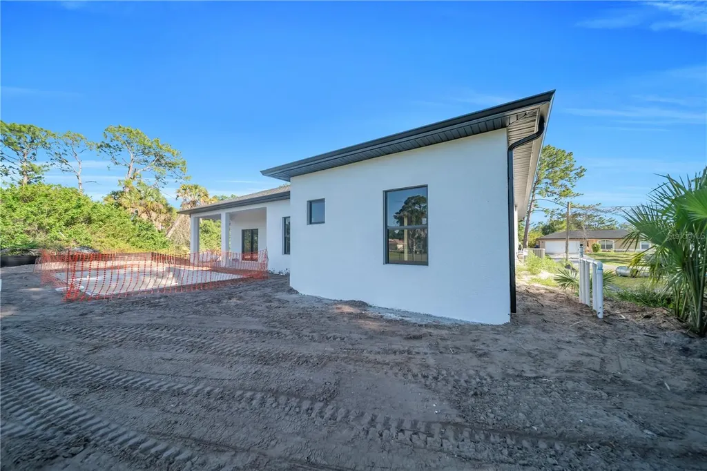 3286 Eagle Pass Street North Port FL 34286
