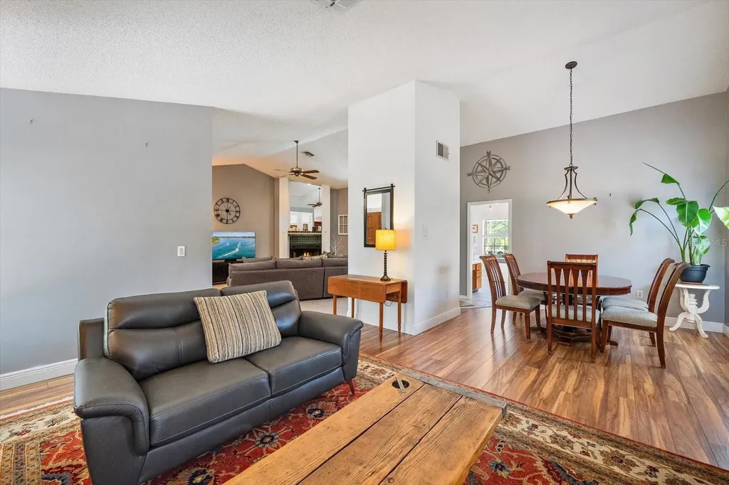 4732 Meadowview Circle Sarasota FL 34233