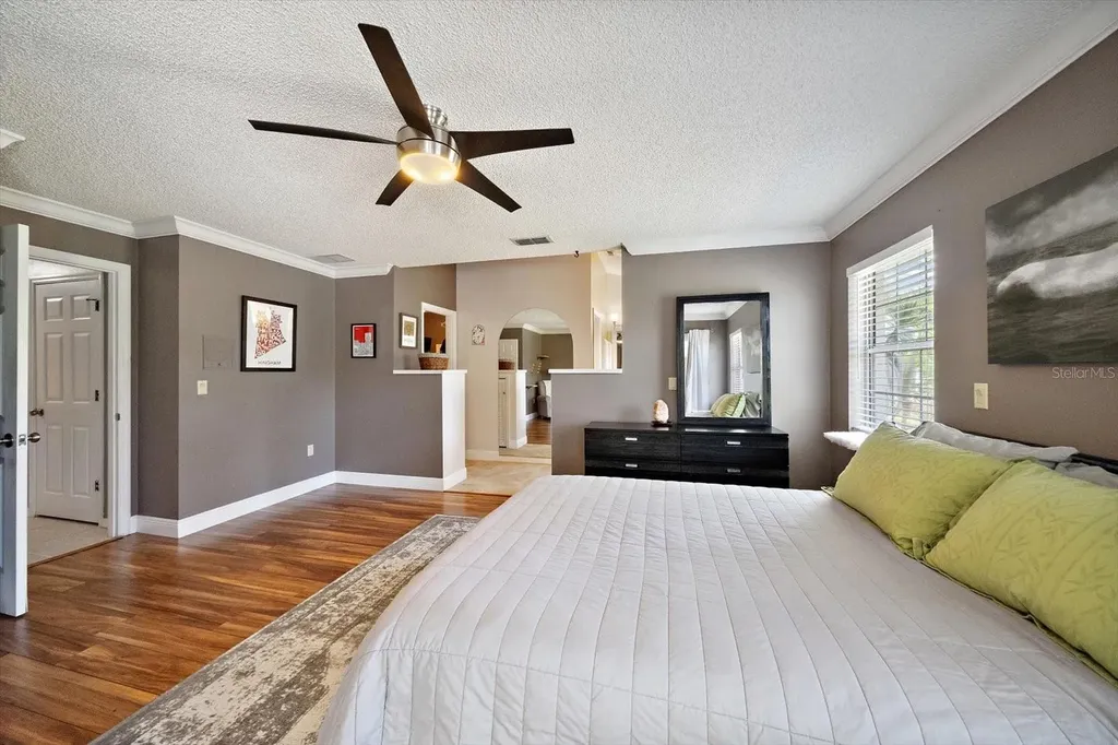 4732 Meadowview Circle Sarasota FL 34233