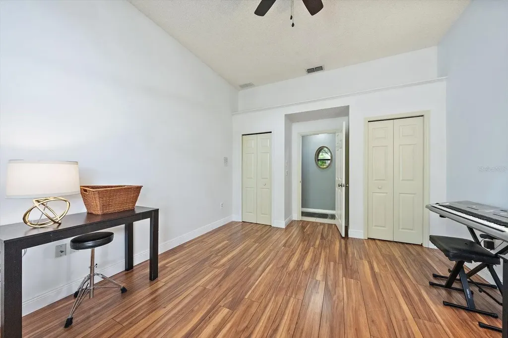 4732 Meadowview Circle Sarasota FL 34233
