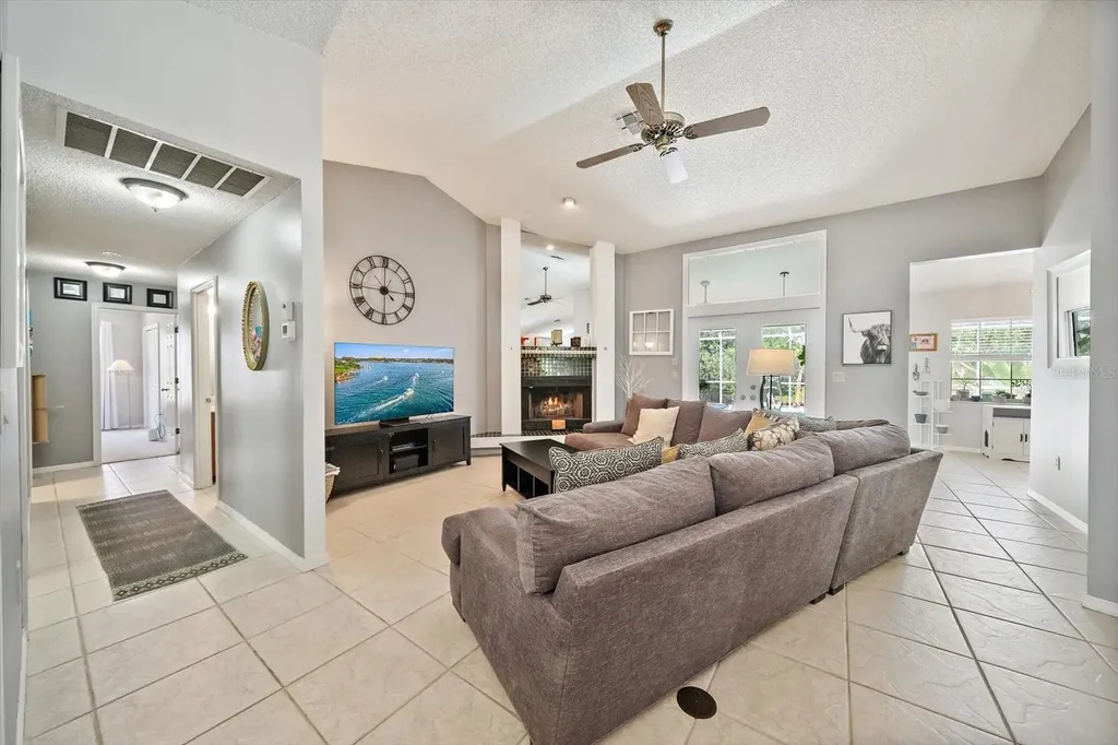4732 Meadowview Circle Sarasota FL 34233