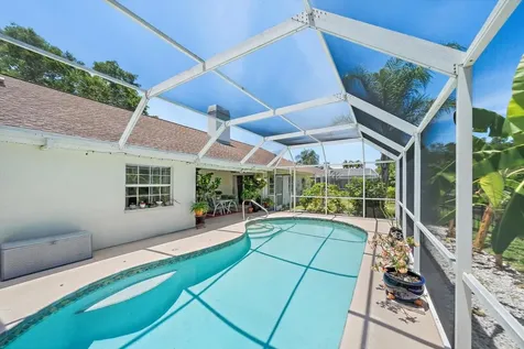 4732 Meadowview Circle Sarasota FL 34233