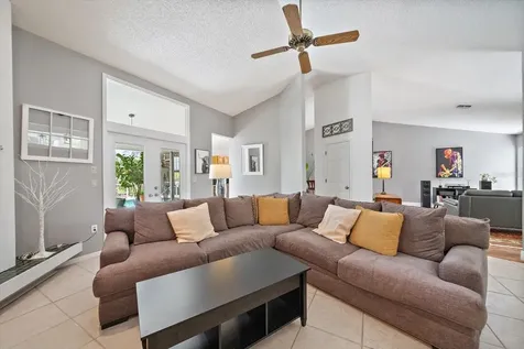 4732 Meadowview Circle Sarasota FL 34233