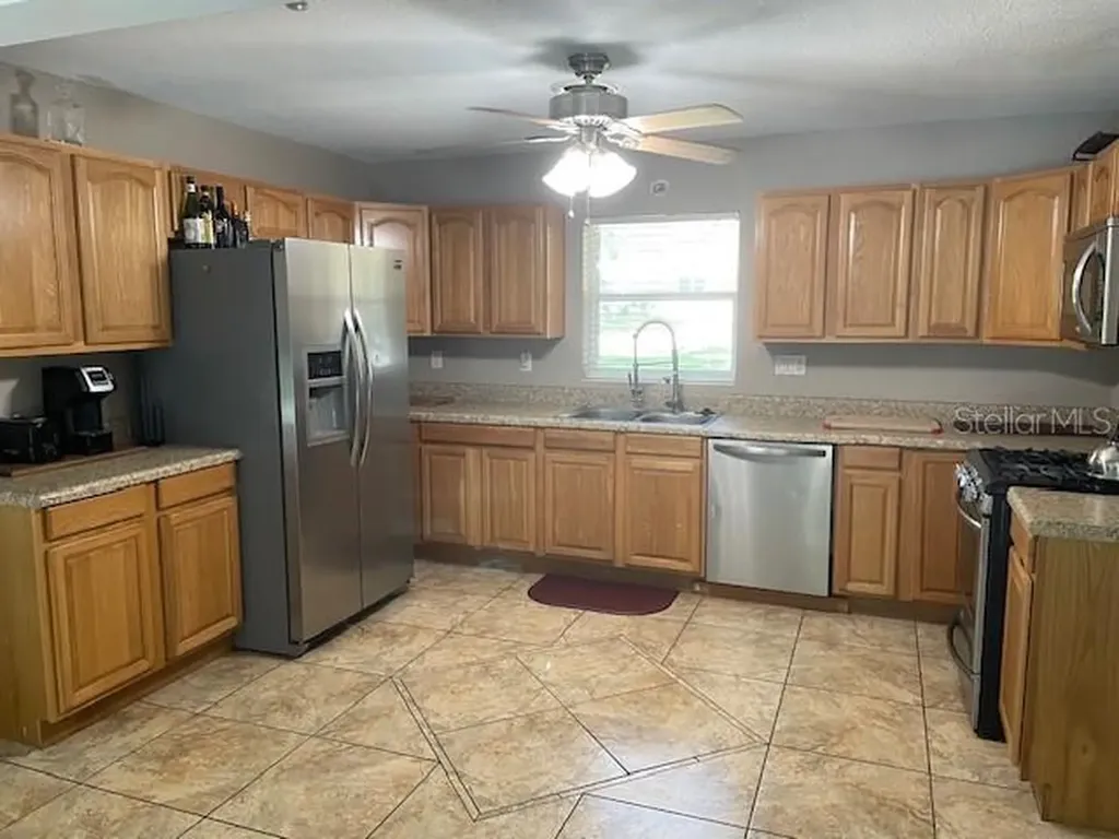 1231 SE 40th Court Ocala FL 34471