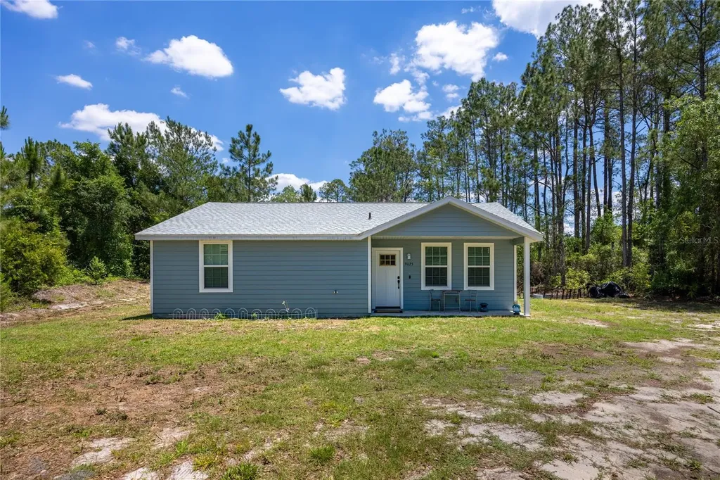9025 SE County Road 221 Hampton FL 32044
