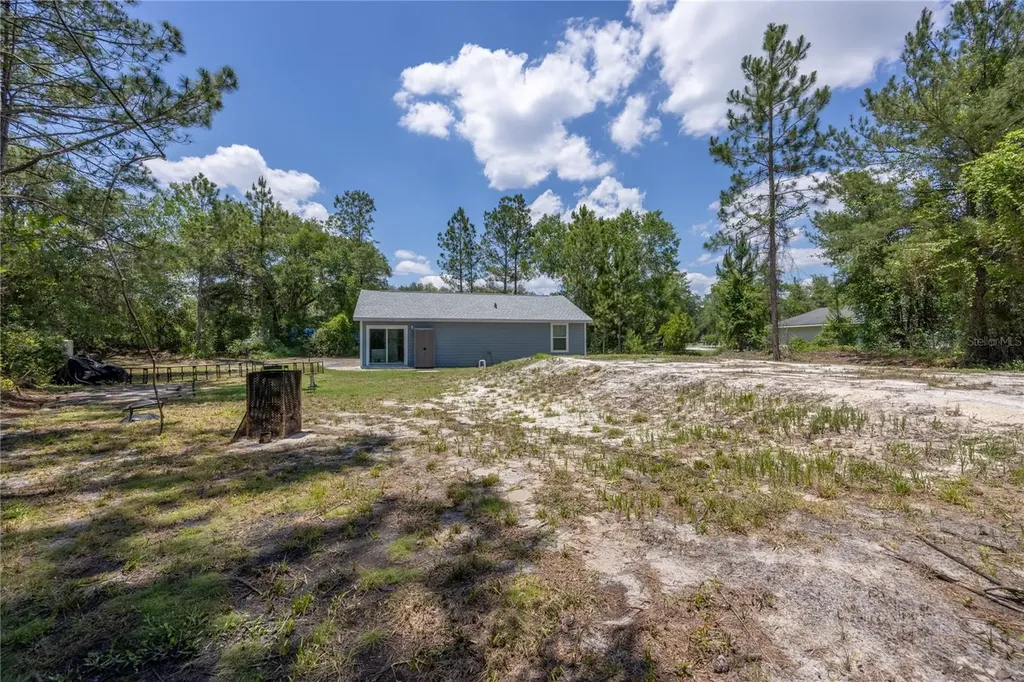 9025 SE County Road 221 Hampton FL 32044