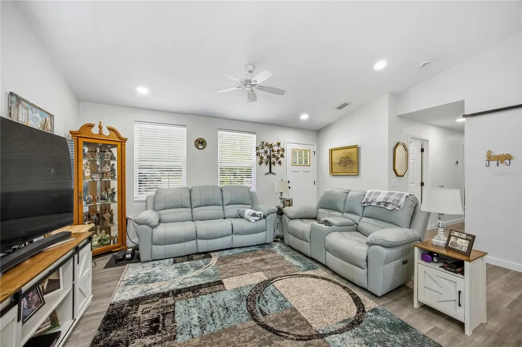 9025 SE County Road 221 Hampton FL 32044