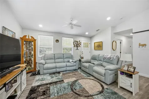 9025 SE County Road 221 Hampton FL 32044