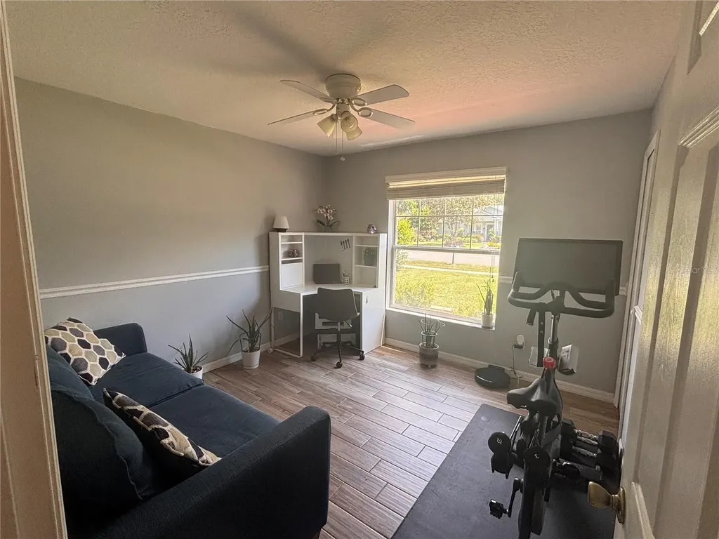 929 Lake Lindley Drive N Deland FL 32724