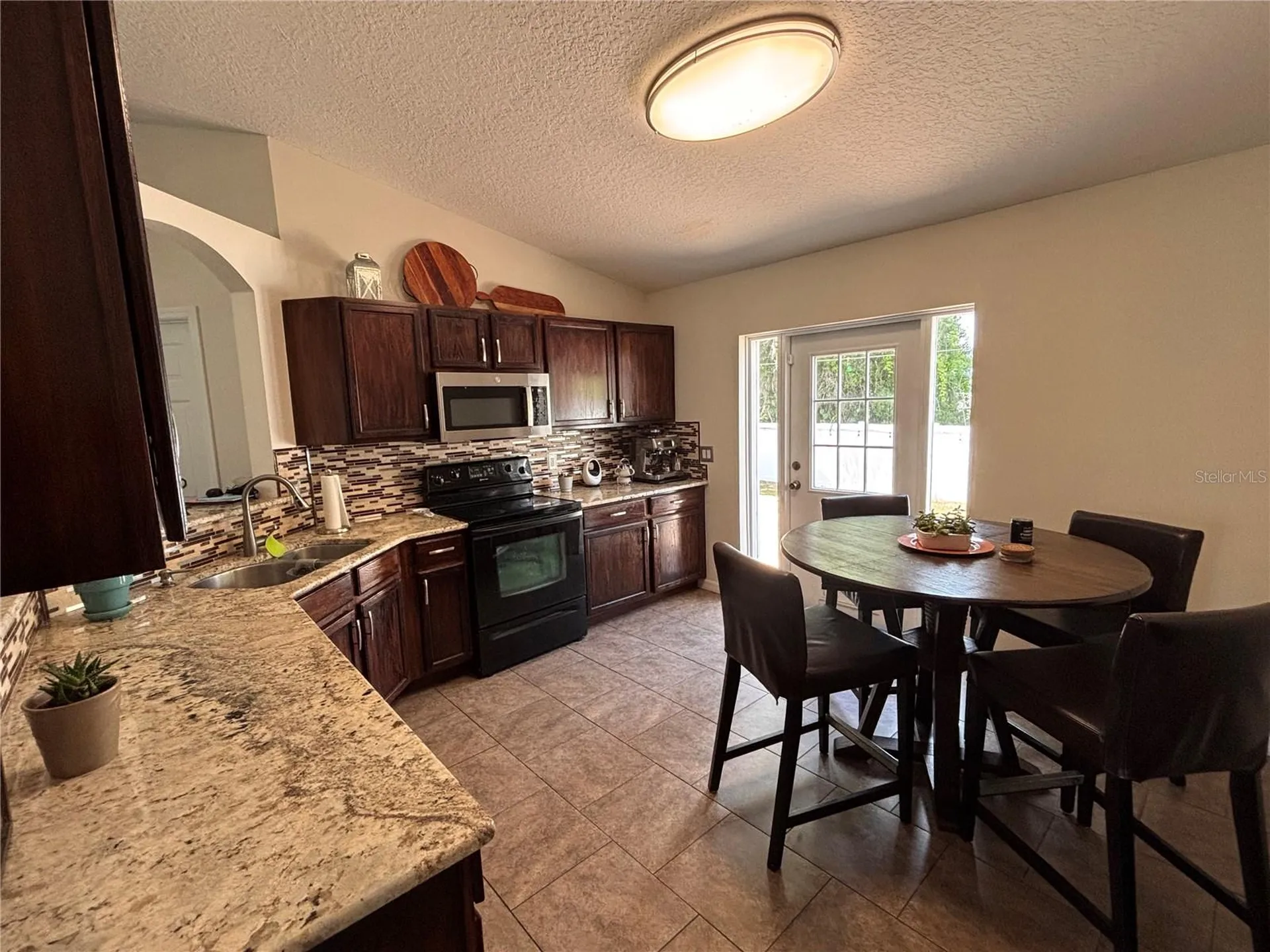929 Lake Lindley Drive N Deland FL 32724