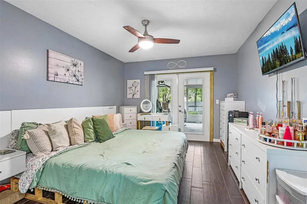 4001 Bainwood Court Tampa FL 33614