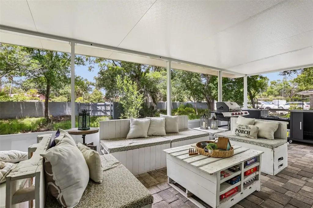 4001 Bainwood Court Tampa FL 33614