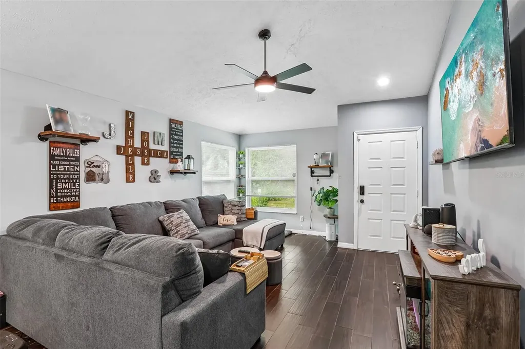 4001 Bainwood Court Tampa FL 33614