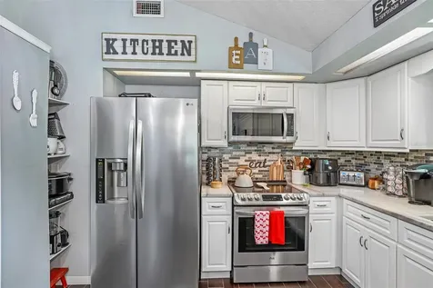 4001 Bainwood Court Tampa FL 33614