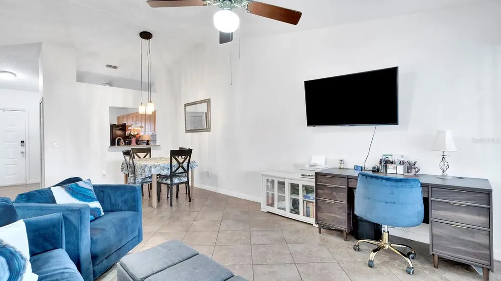 12 Pine Island Circle Kissimmee FL 34743