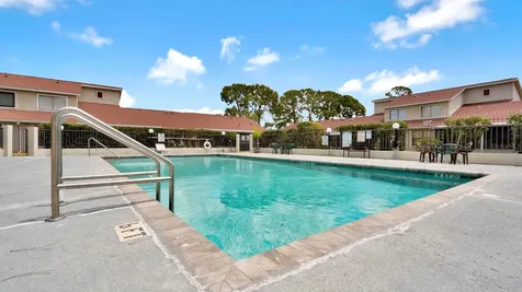 12 Pine Island Circle Kissimmee FL 34743