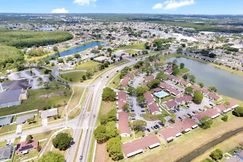 12 Pine Island Circle Kissimmee FL 34743