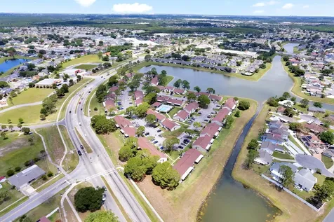 12 Pine Island Circle Kissimmee FL 34743