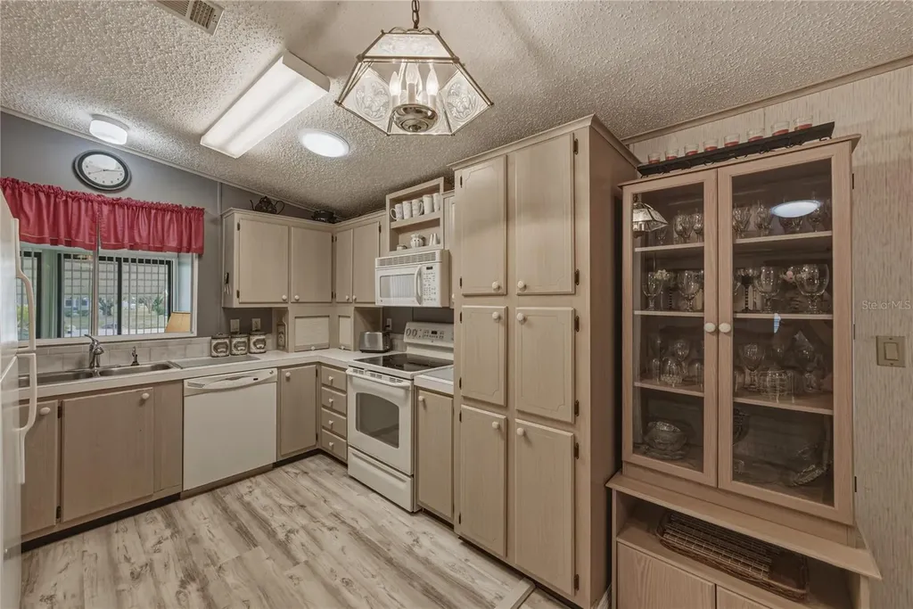 35921 Tanda Circle Zephyrhills FL 33541