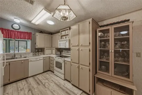 35921 Tanda Circle Zephyrhills FL 33541